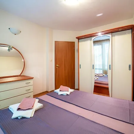 Apartment & Varna
