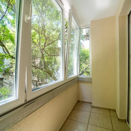 Apartment & Varna