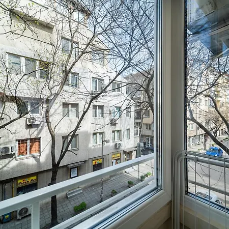 & Apartment *