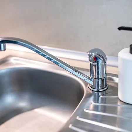 Διαμέρισμα & *